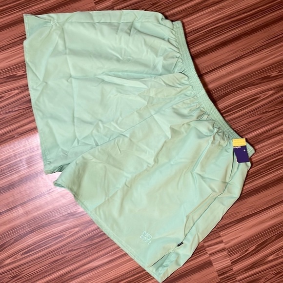 Nwt Moving Comfort Running Shorts Size Large - Picture 2 of 13